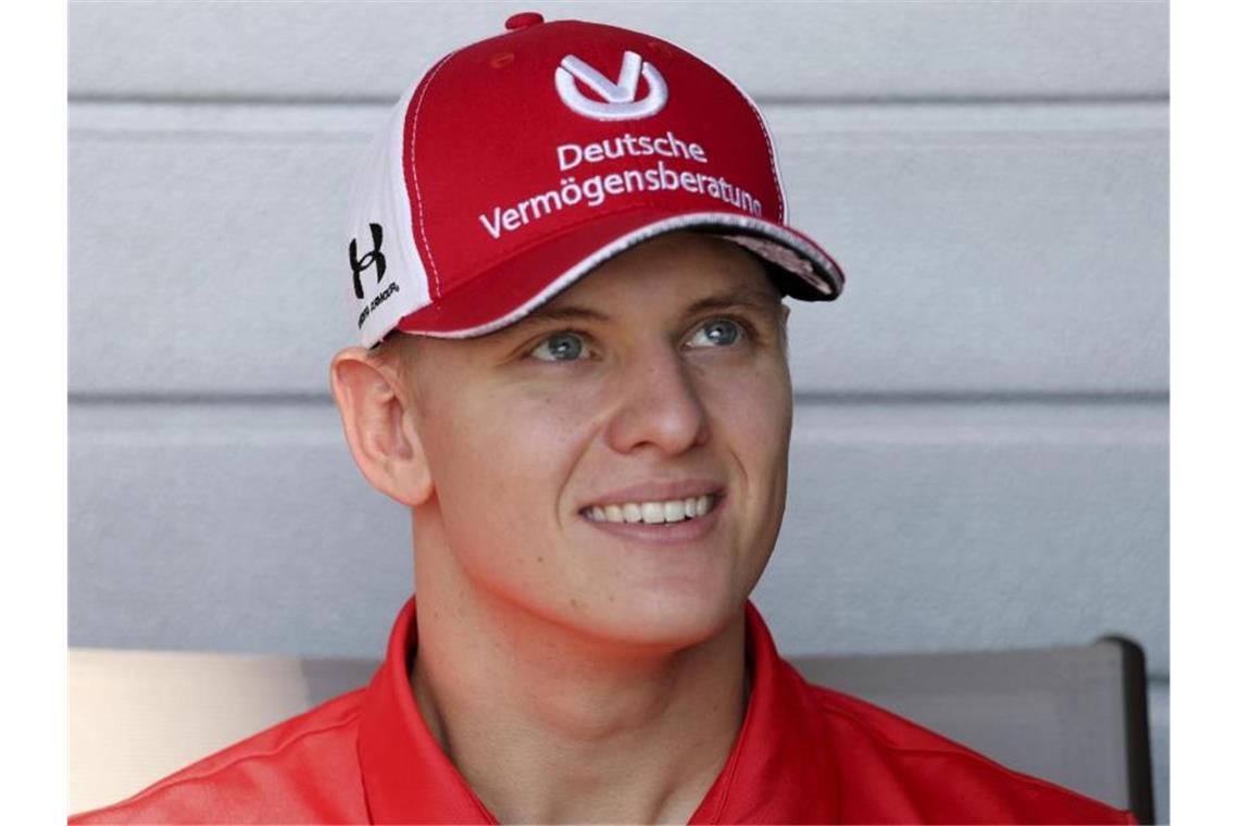 Mick Schumacher: „Werde perfekt vorbereitet“ starten Freut sich auf sein Formel-1-Debüt: Mick Schumacher. Foto: Kamran Jebreili/AP/dpa