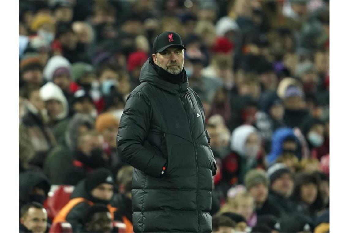 Das bringt die Fußball-Woche Für Coach Jürgen Klopp und seine Liverpooler steht am Dienstag ein Auswärtsspiel bei Leicester City an. Foto: Jon Super/AP/dpa
