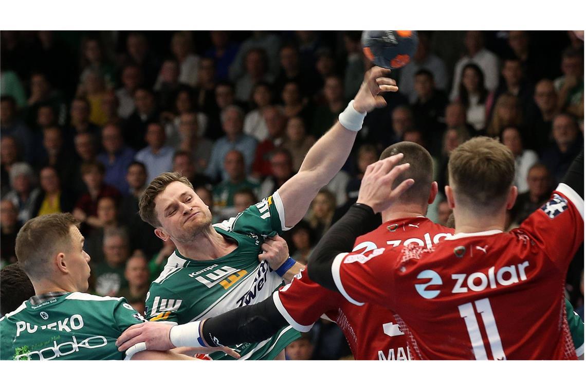 Für David Schmidt und die Frisch-Auf-Handballer geht es im Pokal nach Berlin.