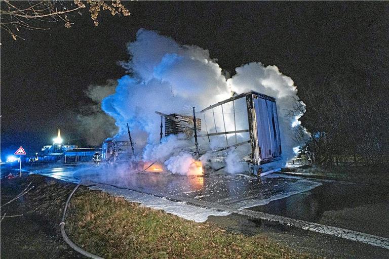 Für den Verkehr könnte es aufgrund des Brands noch zu leichten Behinderungen kommen. Foto: 7aktuell.de/Simon Adomat