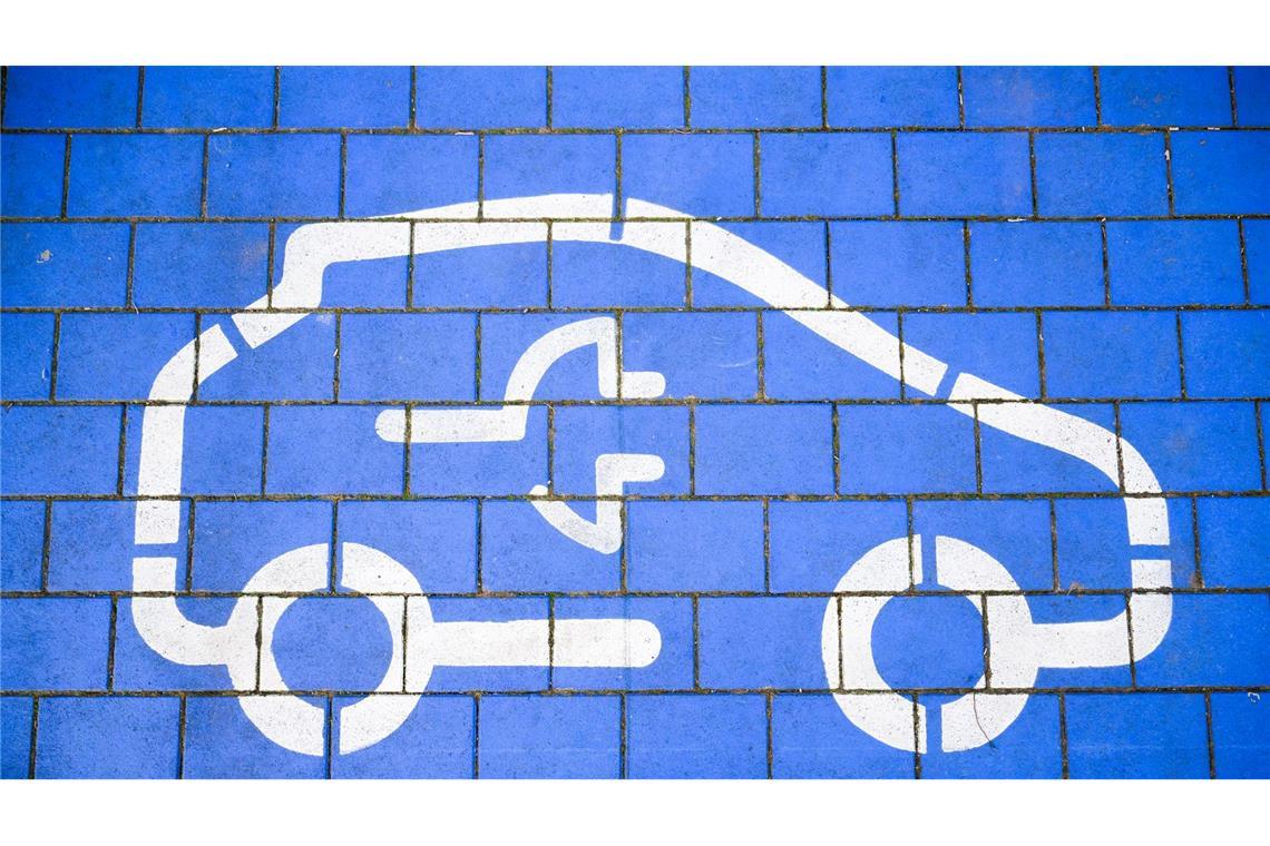 Für die aktuelle Studie haben die Forscher anhand von zehn Kriterien bewertet, wie erfolgreich 21 der weltweit größten Automobilhersteller beim Übergang zu abgasfreien Fahrzeugen sind.