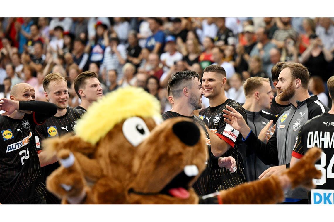 Für die deutschen Handball-Teams steht die Olympia-Generalprobe an.