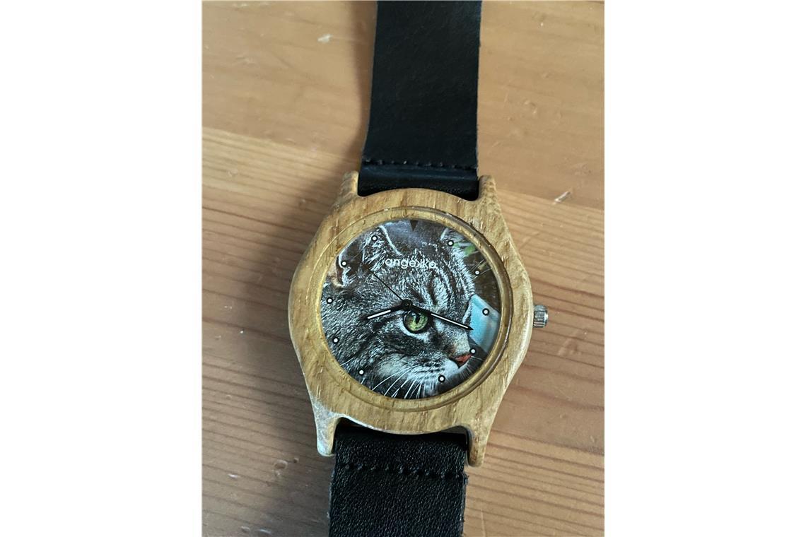 Für diese Uhr durfte die 19-jährige Lucy Model stehen.