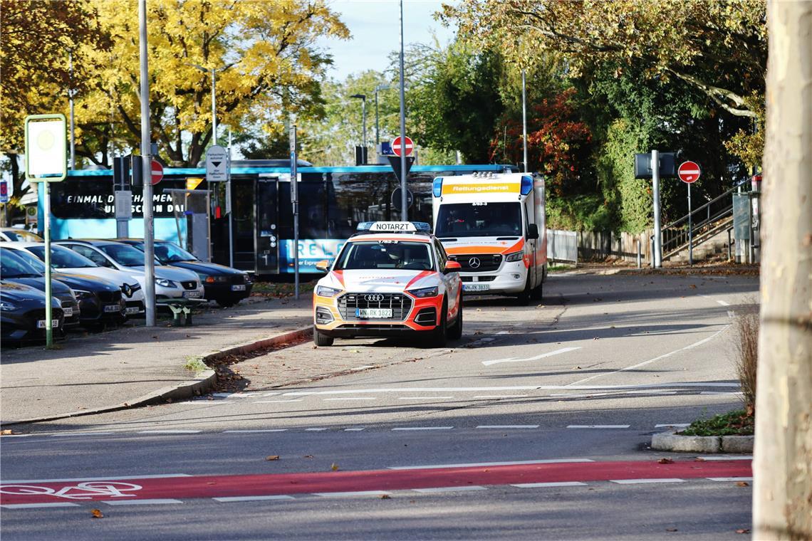 Für eine 68-Jährige kam am Samstagmorgen jede Rettung zu spät, nachdem sie von einem Bus erfasst worden war . Foto: 7aktuell.de | Kevin Lermer