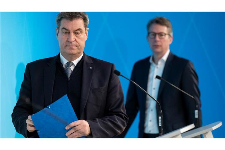 Für Markus Blume (r) ist das Rennen noch offen: Wird sein Chef Markus Söder (l) Kanzlerkandidat der Union? (Archivbild)