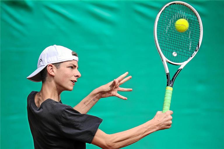 Für Oppenweilers Clemens Pinnel ist im Achtelfinale der U14 Endstation. Foto: Alexander Becher