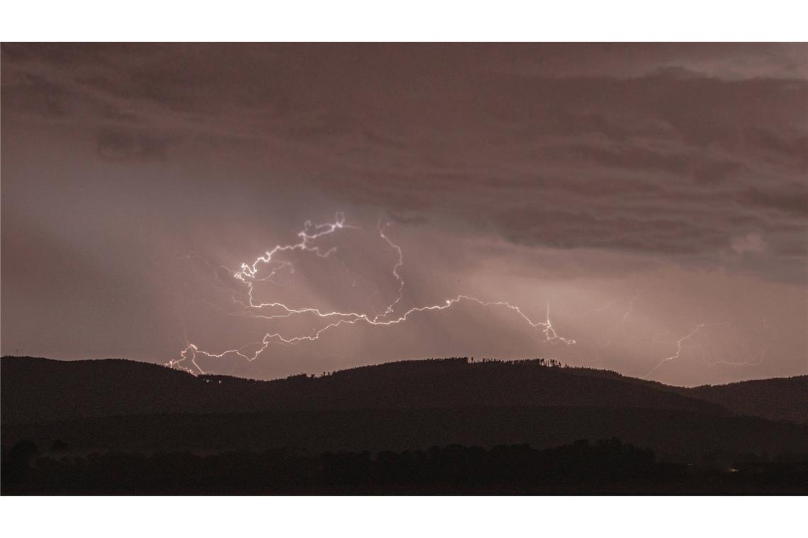 Für Stuttgart und weitere Städte im Land gab der DWD am Montagvormittag eine Unwetterwarnung. (Symbolbild)