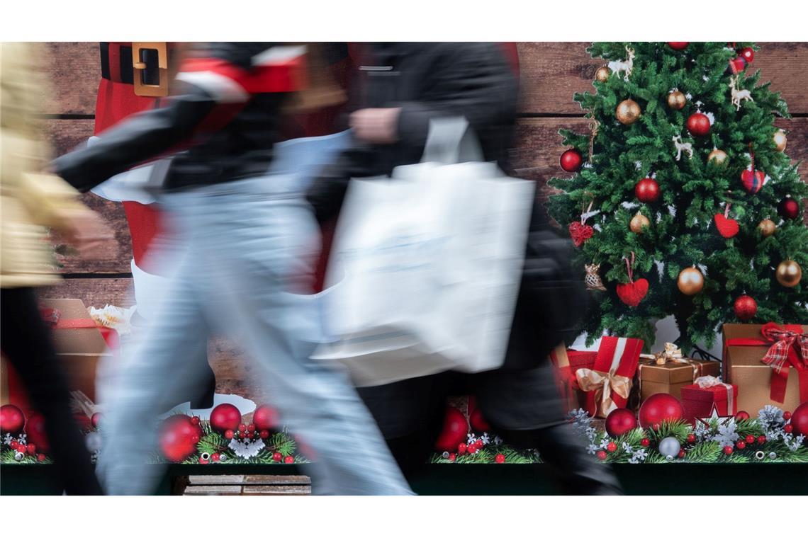 Für viele Einzelhändler gab es laut HDE einen anständigen Start in die heiße Phase des Weihnachtsgeschäfts. (Archivbild)