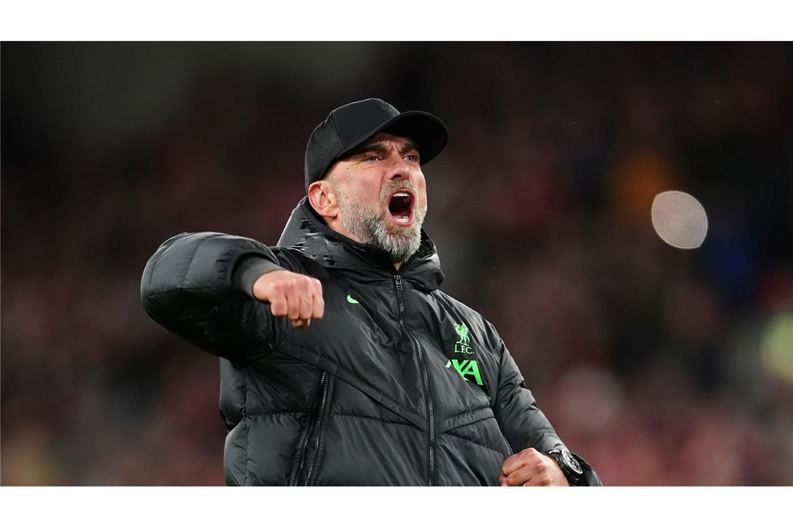 Fußball: Der FC Liverpool ist Spitzenreiter der Premier League. Die Mannschaft von Trainer Jürgen Klopp feiert einen hart erkämpften, aber hochverdienten Sieg gegen Sheffield United.