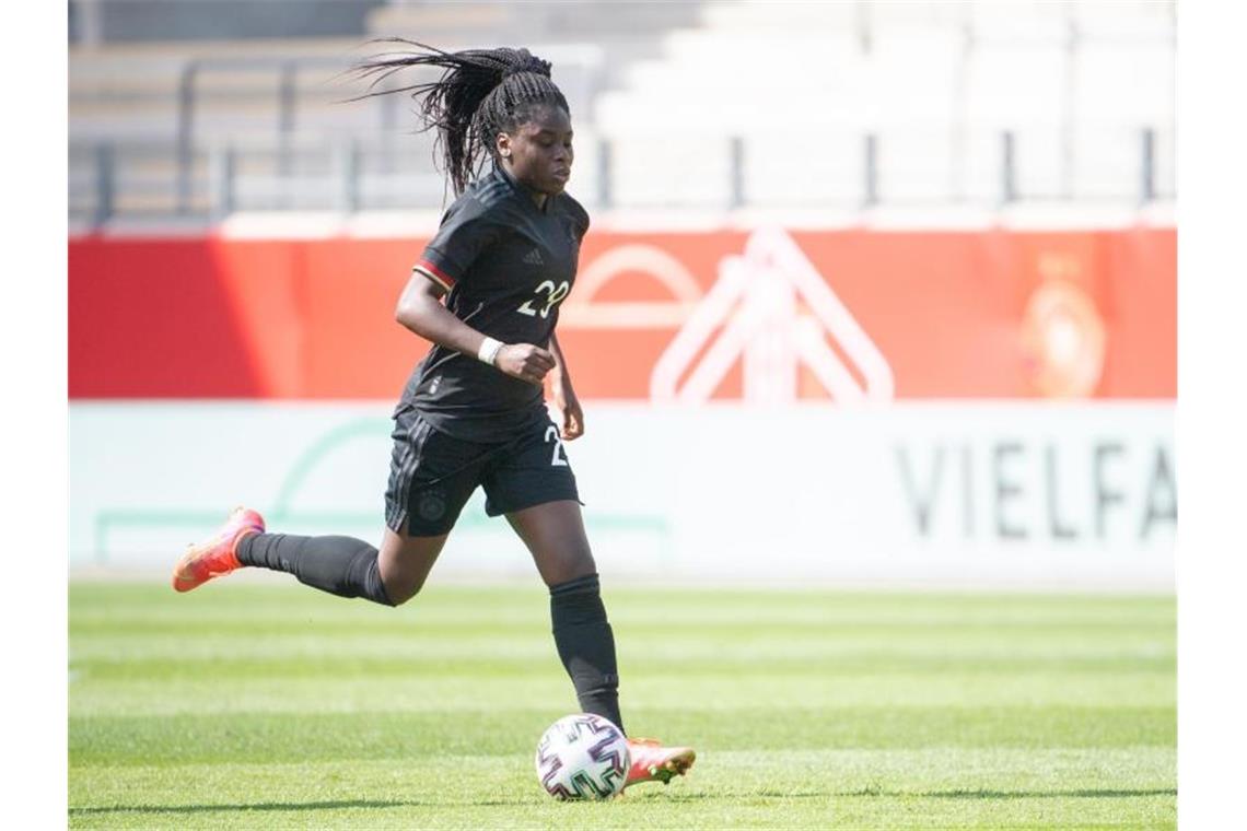 Kampf um Champions-League-Platz: Eintracht gegen Hoffenheim Fußball, Frauen: Länderspiele, Deutschland - Chile im Stadion am Bieberer Berg. Deutschlands Nicole Anyomi. Foto: Sebastian Gollnow/dpa/Archivbild