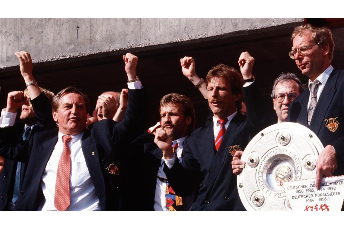 Gerhard Mayer-Vorfelder, Fritz Walter, Daum, der damalige Oberbürgermeister Manfred Rommel und der Zeugwart Jochen Seitz