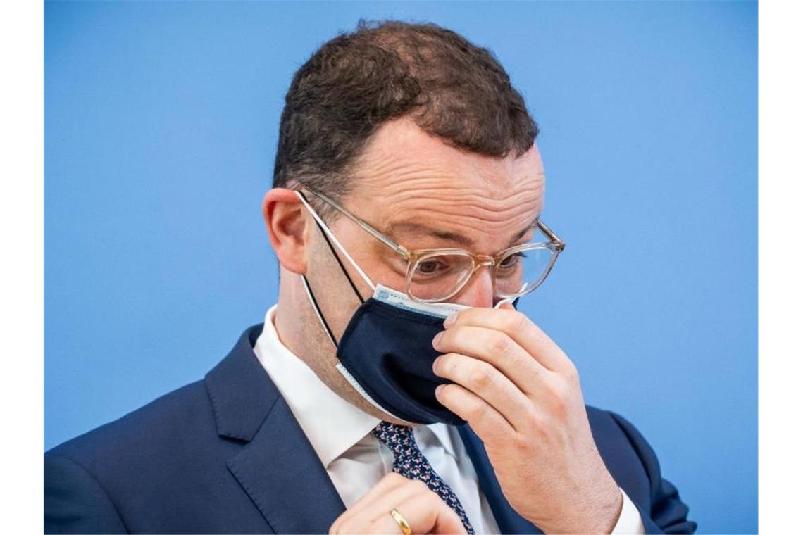 Sollen Arbeitgeber den Impfstatus abfragen dürfen? Gesundheitsminister Jens Spahn nach einer Pressekonferenz zur Corona-Lage. Foto: Michael Kappeler/dpa