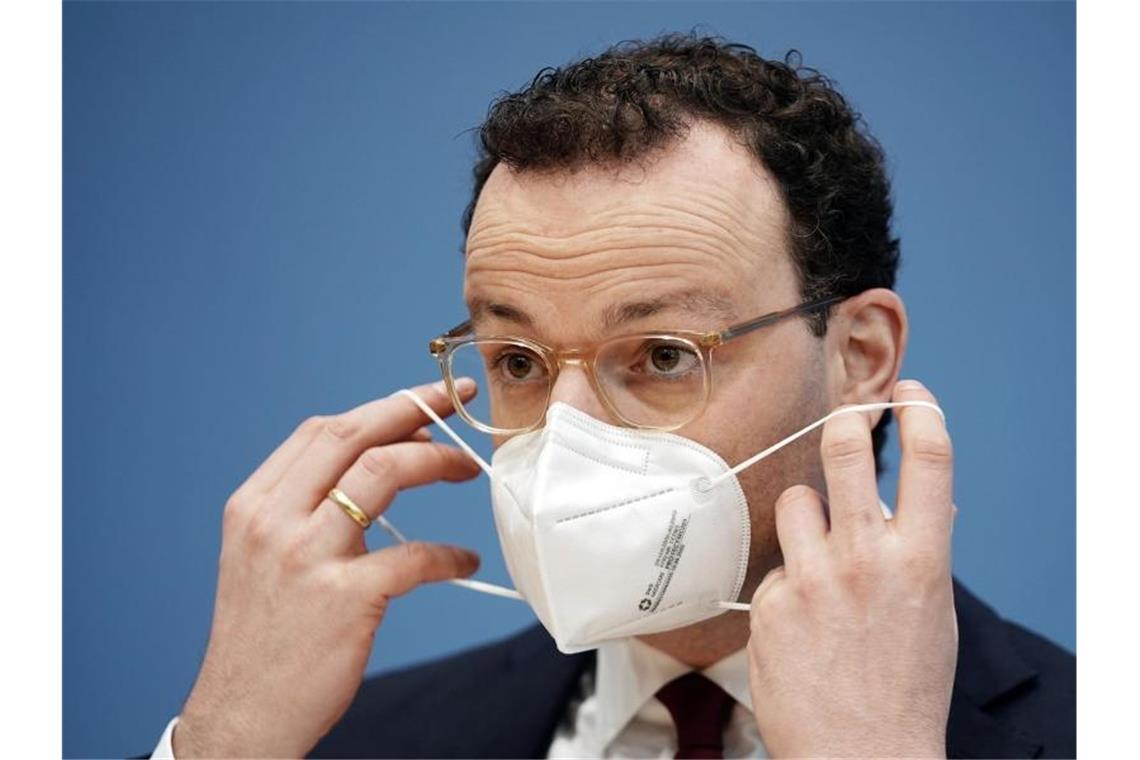 Warnungen vor verfrühten Lockdown-Lockerungen Gesundheitsminister Spahn stellt für den Sommer einen für Kinder und Jugendliche geeigneten Corona-Impfstoff in Aussicht. Foto: Michael Kappeler/dpa