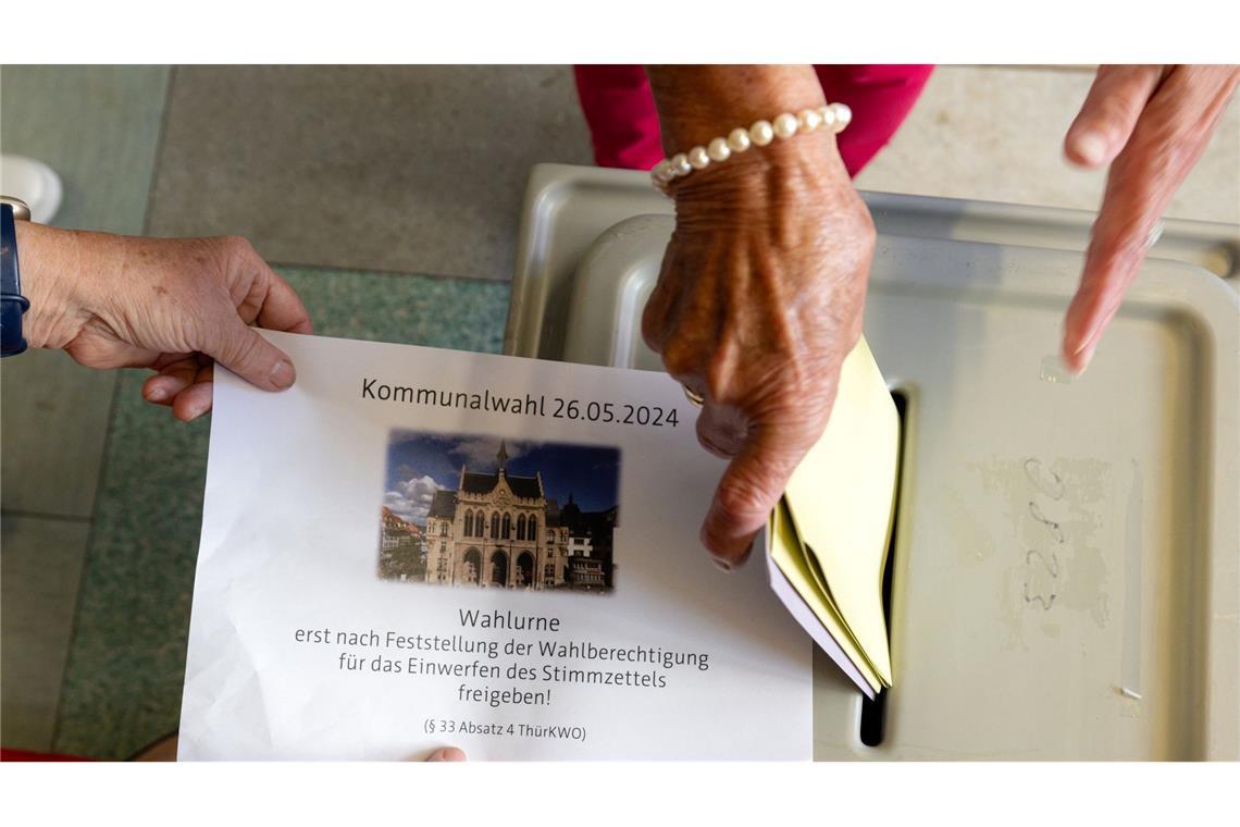 Gewählt werden in Thüringen unter anderem 17 Kreistage, Stadträte und Oberbürgermeister in den fünf kreisfreien Städten und Landräte in 13 Landkreisen.