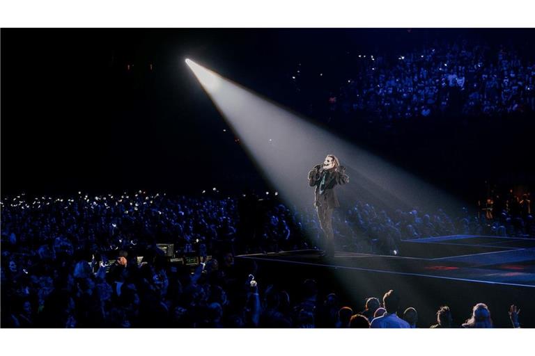 Ghost-Frontmann Tobias Forge in seiner Rolle als Papa Emiritus IV bei einem Konzert in Los Angeles 2023.