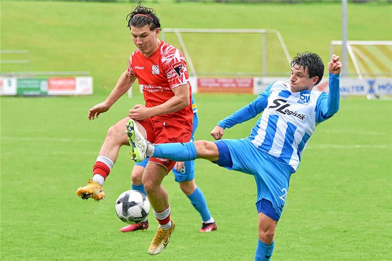 Gianni Mollo (links) hat eine der größten Torchancen des Spiels gehabt. Foto: Tobias Sellmaier