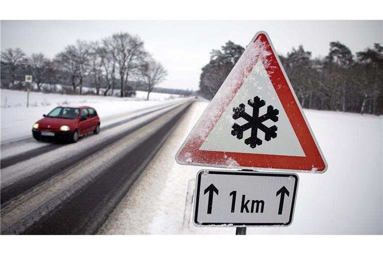 Glatte Straßen haben in Baden-Württemberg zu zahlreichen Unfällen gesorgt. (Symbolfoto)