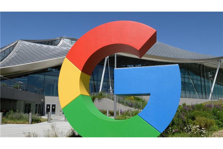 Google ist weiterhin mit seinem Werbegeschäft  erfolgreich gegen neue KI-Konkurrenz. (Archivbild)