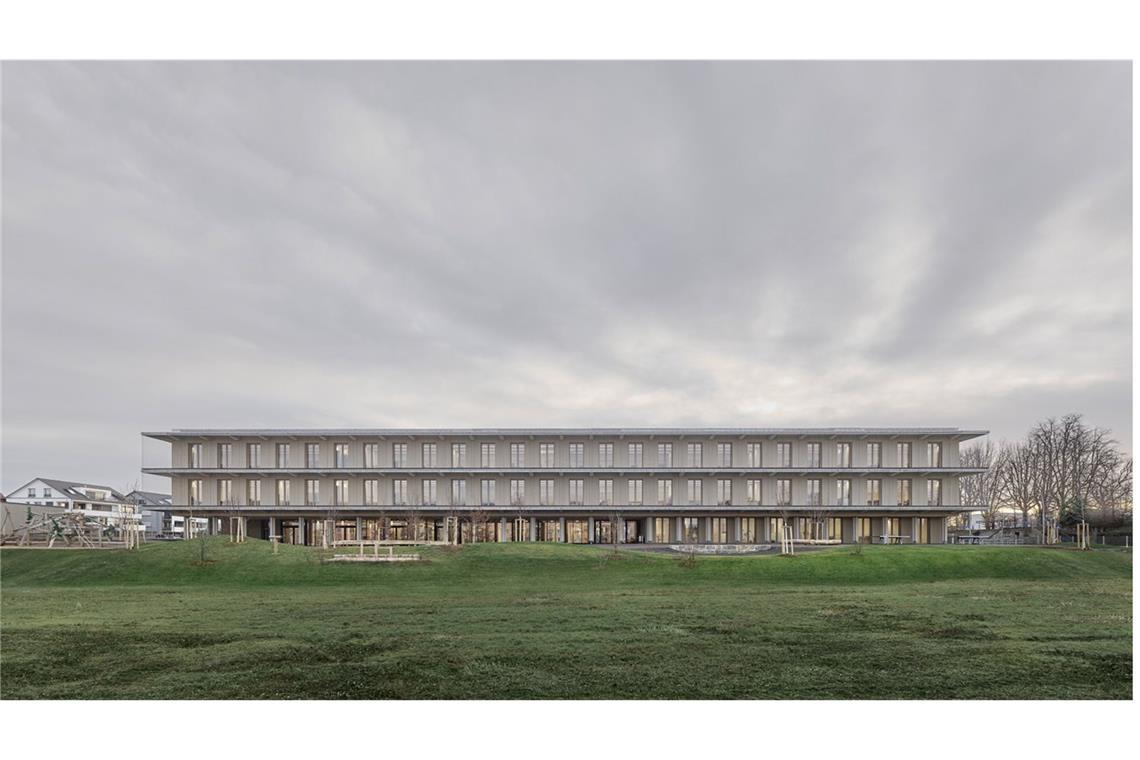 Großer Hugo: Die Stuttgarter Architekten Von M haben für die Stadt Ludwigsburg die Grundschule Fuchshofstraße in Ludwigsburg entworfen. Ein Holz-Hybrid-Bau mit einem eindrucksvollen Atrium. Das Gebäude hat überdies den Holzbaupreis des Landes  2024 erhalten.