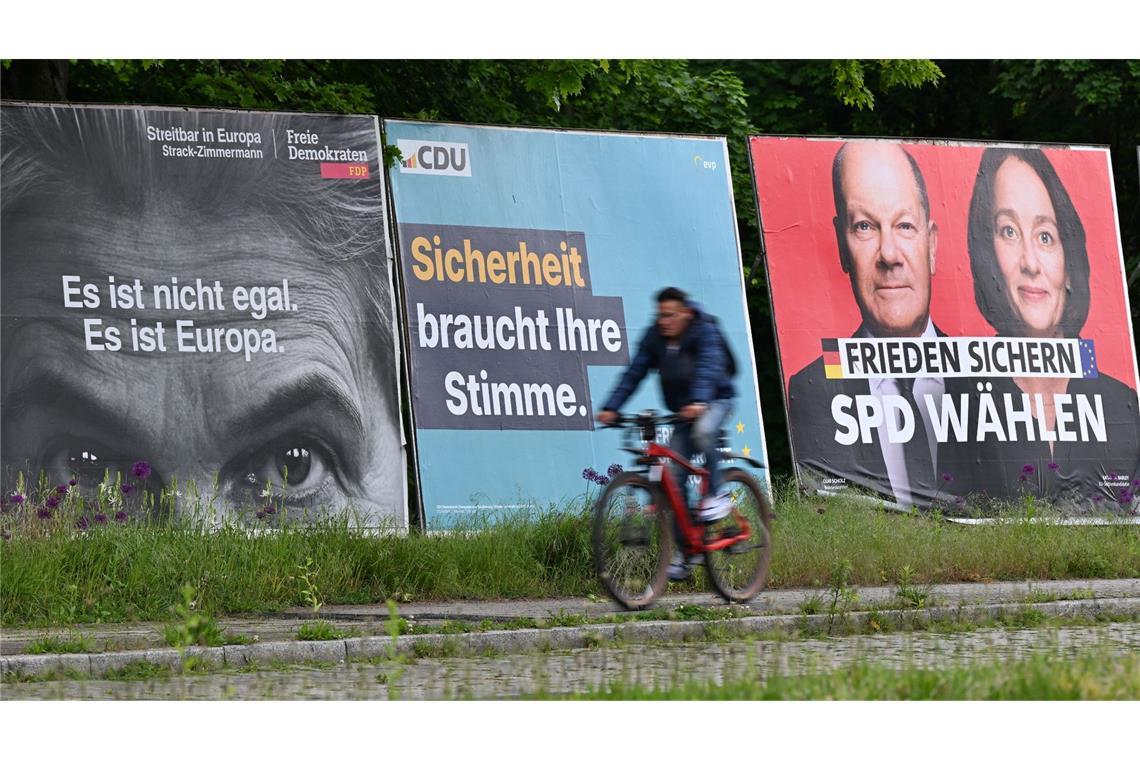 Großplakate der Parteien zur Europawahl.