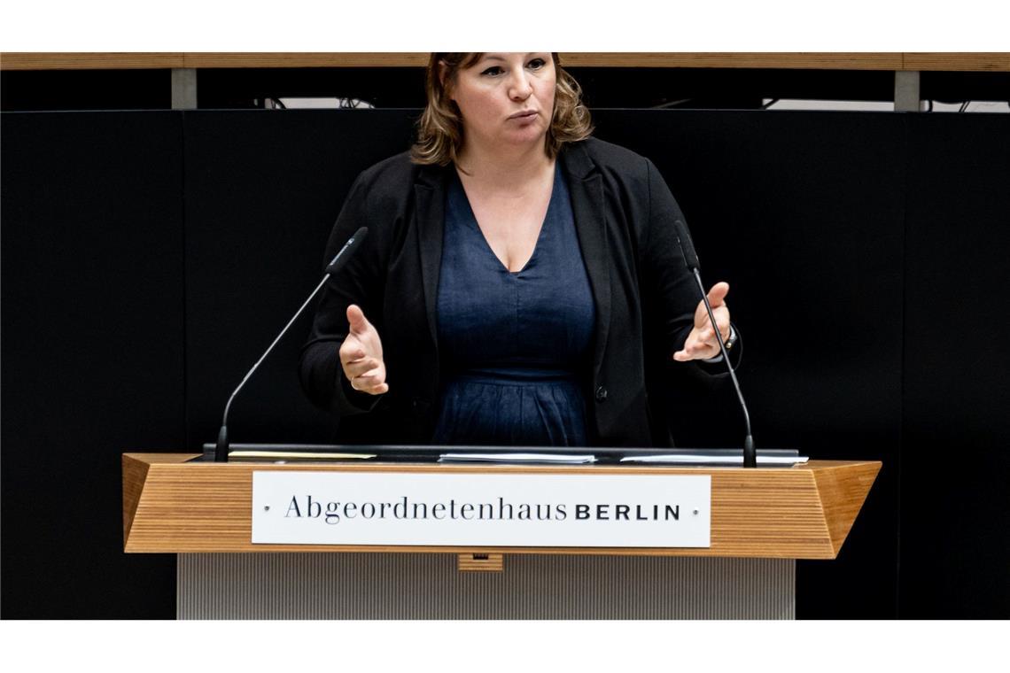 Grünen-Abgeordnete Antje Kapek setzt auf eine politische Debatte zu ihren Vorschlägen. (Archivbild)