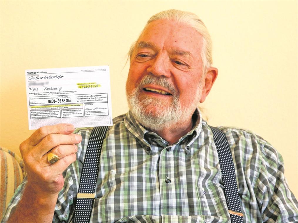 Warnung vor fliederfarbener Postkarte Günther Heldsdörfer ist glücklicherweise skeptisch, was Gewinnversprechen angeht. So ist es ihm sofort suspekt vorgekommen, als er diese Karte im Briefkasten fand. Foto: A. Becher