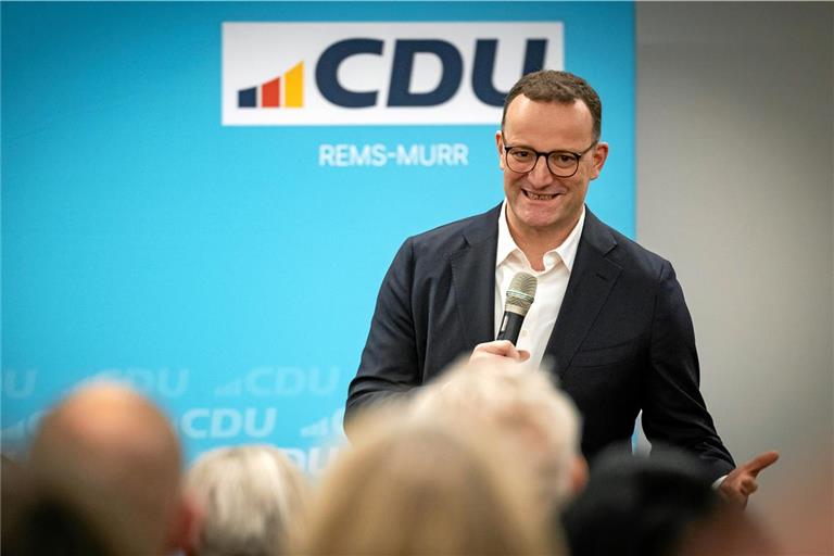 Gut gelaunt unter Freunden: Jens Spahn im Backnanger „Kochwerk“. Foto: Alexander Becher