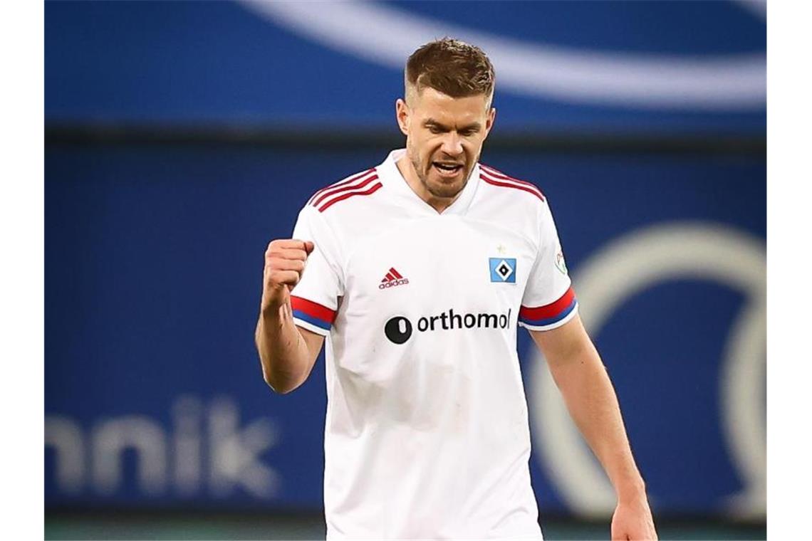 Nach Corona-Fall Terodde: Alle Schnelltests beim HSV negativ Hamburgs Simon Terodde feiert sein Tor. Foto: Christian Charisius/dpa/Archivbild