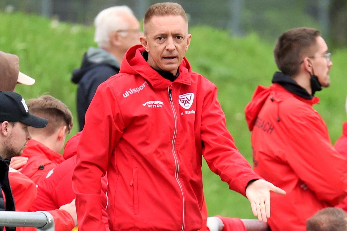 Hannes Stanke hat mit dem SVA bisher erst elf Punkte zu präsentieren. Der Coach hofft, dass sich das bereits heute Abend ändert. Foto: Alexander Becher