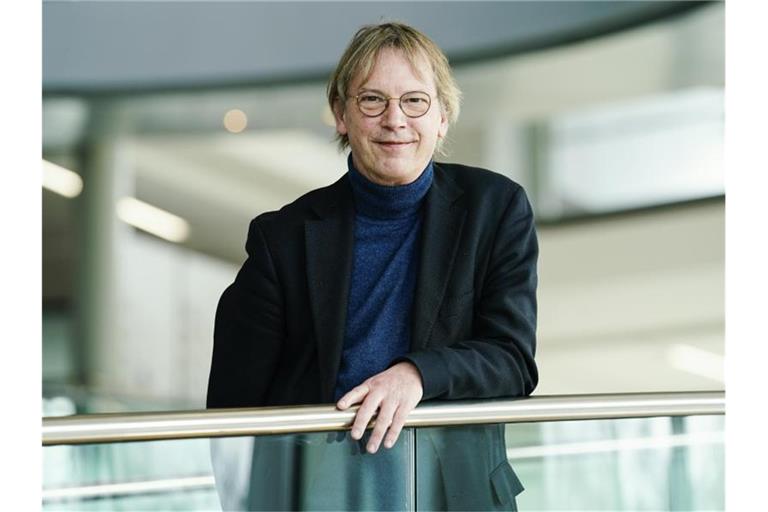 Hans-Georg Kräusslich, Chefvirologe an der Universität Heidelberg. Foto: Uwe Anspach/dpa/Archivbild