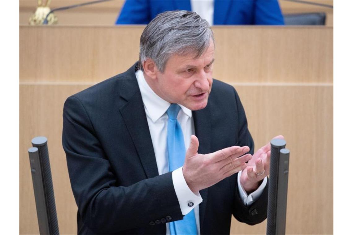 Friseure und Blumenläden: FDP sagt „Gerichtsklatsche“ voraus Hans-Ulrich Rülke, Fraktionsvorsitzender der FDP im Landtag von Baden-Württemberg. Foto: Marijan Murat/dpa/Archivbild