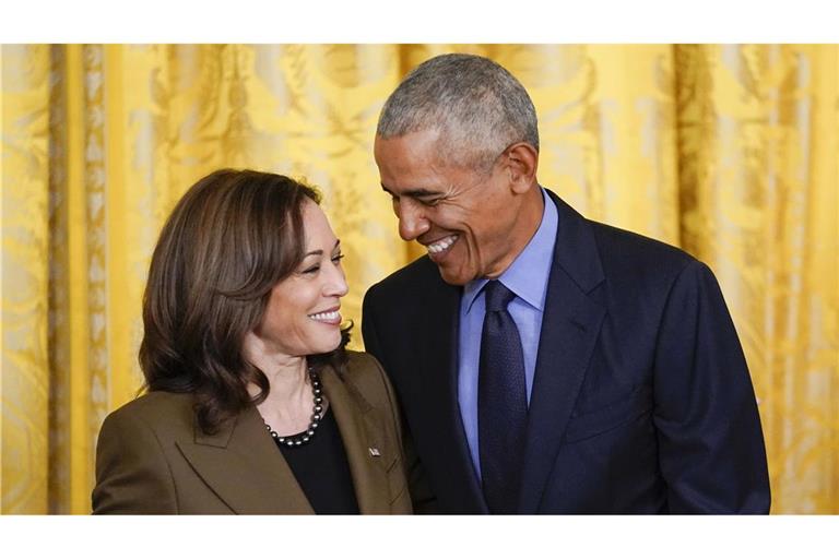 Harris (links) und Obama; er und seine Frau werden sie unterstützen.