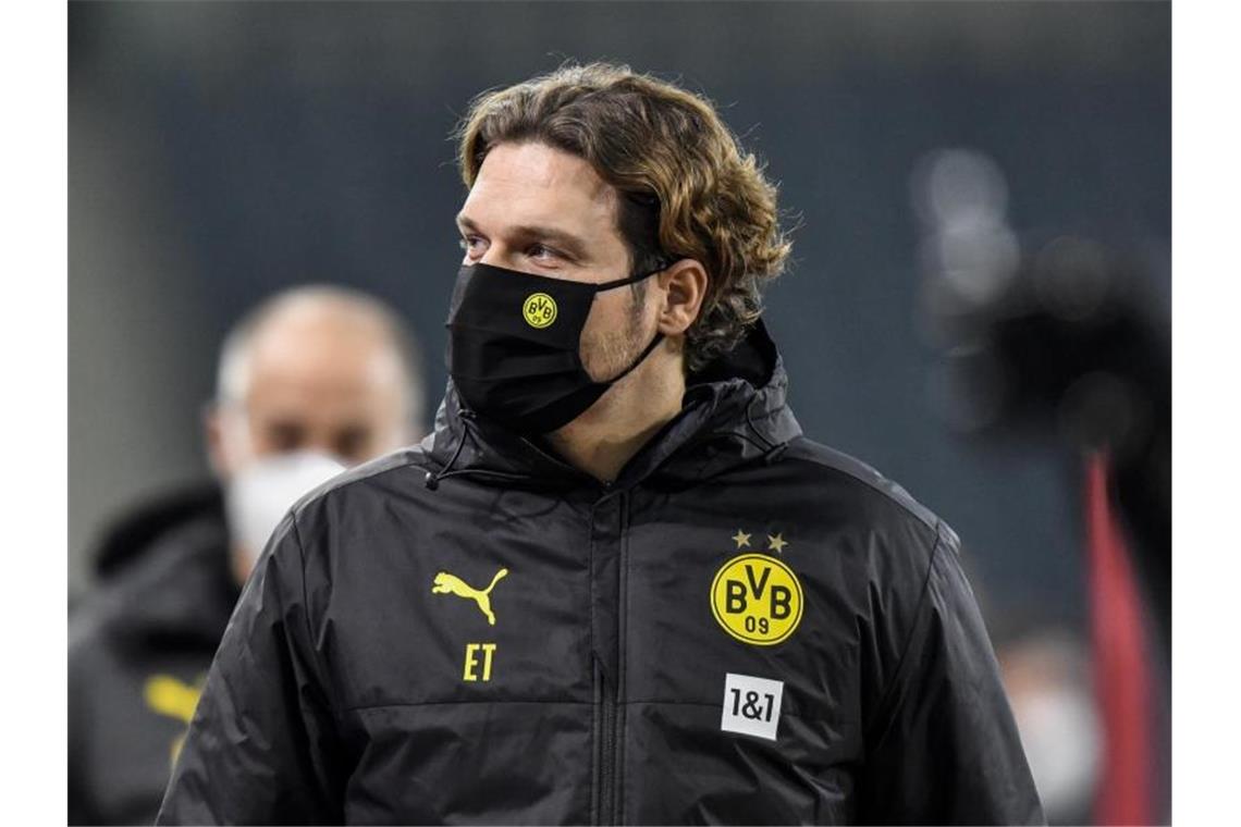 Zorc stellt klar: „Werden Weg mit Terzic weitergehen“ Hat weiter das Vertrauen bei Borussia Dortmund: Trainer Edin Terzic. Foto: Martin Meissner/Pool AP/dpa