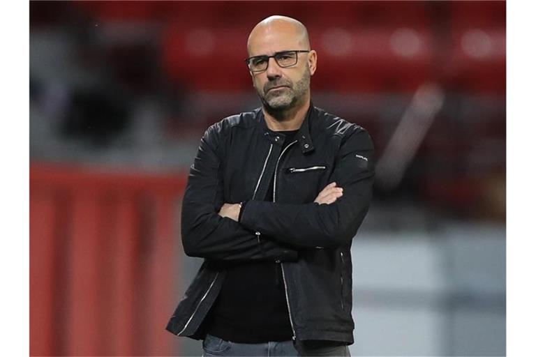 Hatte allen Grund zur Freude, reagierte aber auf eine Frage gereizt: Leverkusen-Trainer Peter Bosz. Foto: Wolfgang Rattay/Reuters-Pool/dpa