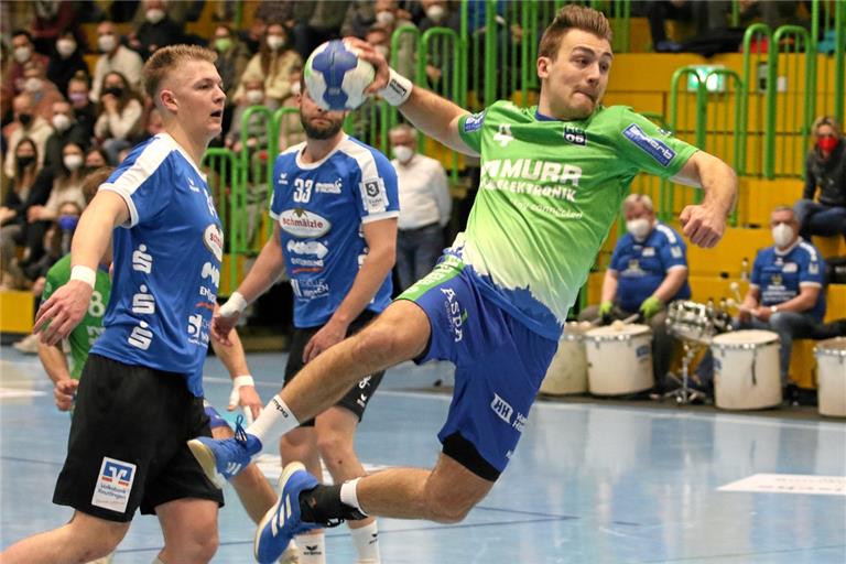 HCOB-Handballer Tobias Gehrke (beim Wurf) war mit seinem Zug zum Tor kaum auszuschalten. Foto: A. Hornauer