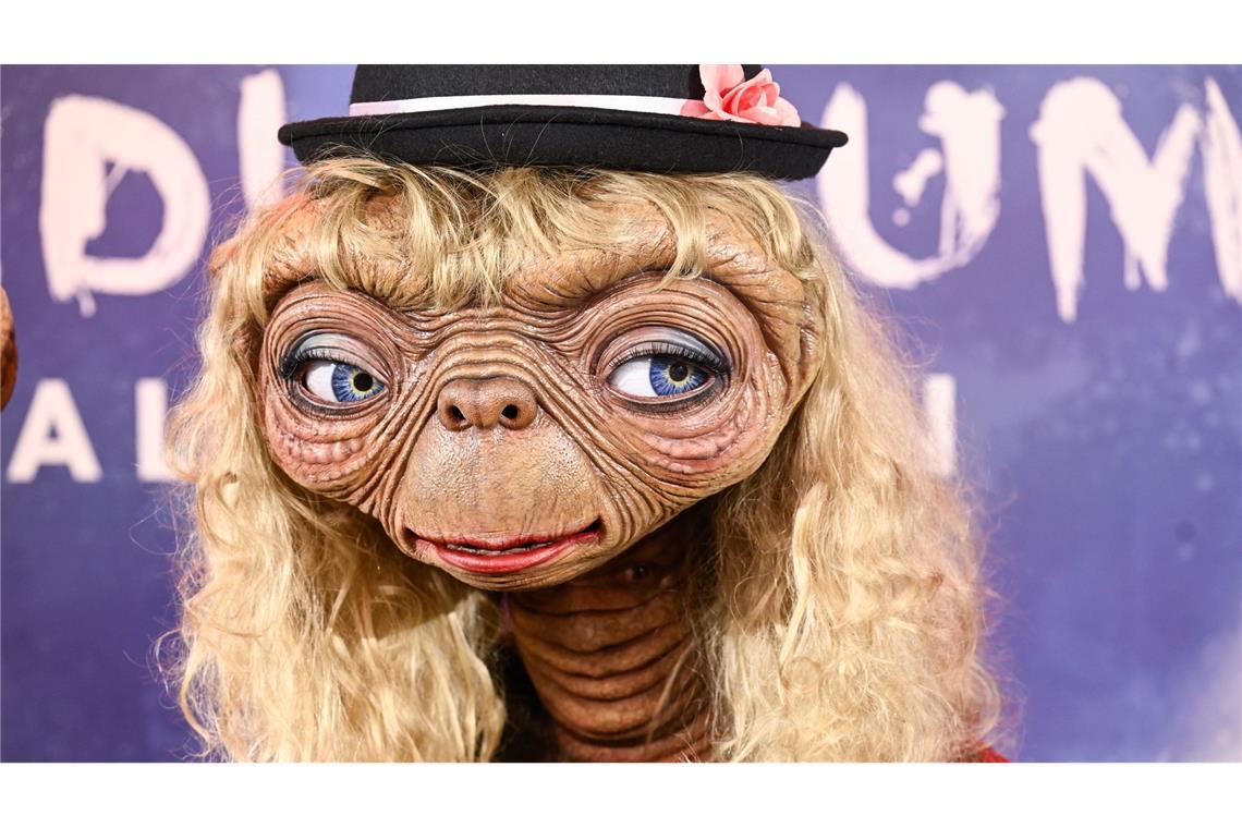 Heidi Klum als E.T. - ihr Kopf ist der Hals.