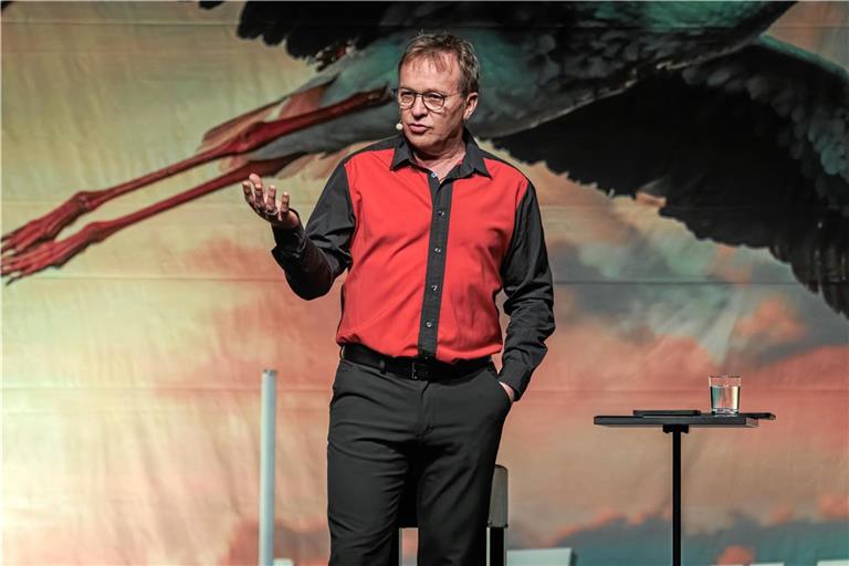 Heinrich Del Core zeigt sein Programm „Juhuu, meine Frau wird Oma“ in der Murrhardter Festhalle. Foto: Stefan Bossow