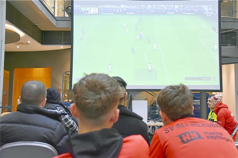 Heute im Blickpunkt der Fußballszene der Region: Der 6. E-Football-Cup. Foto: Tobias Sellmaier