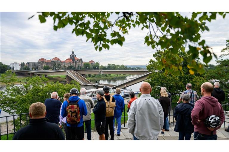 Hier fährt erstmal nichts mehr: Bis auf Weiteres bleibt die Brücke komplett gesperrt.