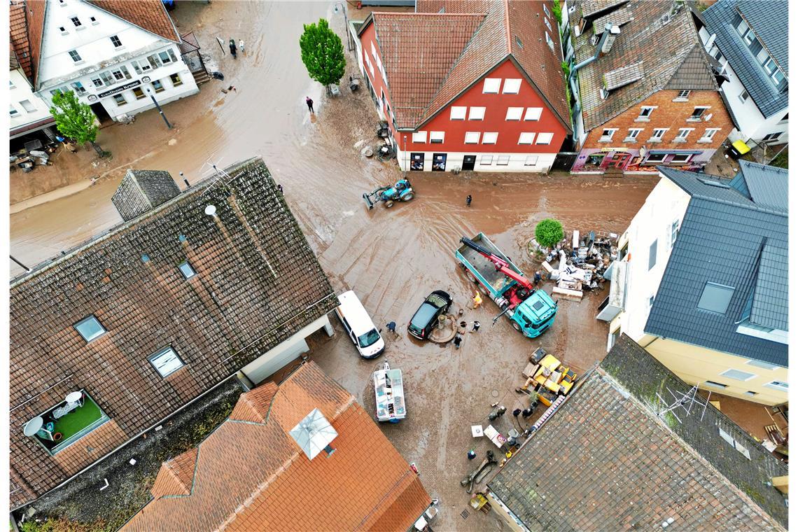 Hochwasser und Starkregen haben den Katastrophenschutz im Juni auf die Probe gestellt. Landrat Sigel ist froh darum, dass solche Fälle geübt wurden. Archivfoto: 7aktuell.de/Kevin Lermer