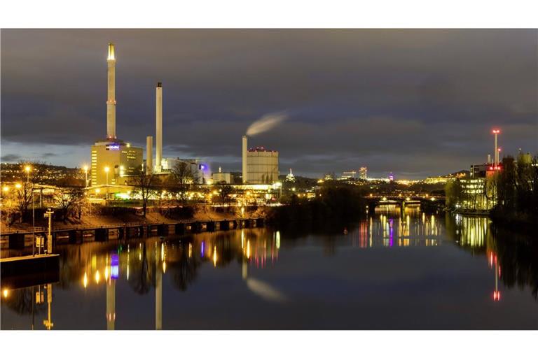 Hochwassersorge: Viele Werke in der Autoindustrie liegen direkt am Wasser, so wie das Mercedes-Werk in Untertürkheim.