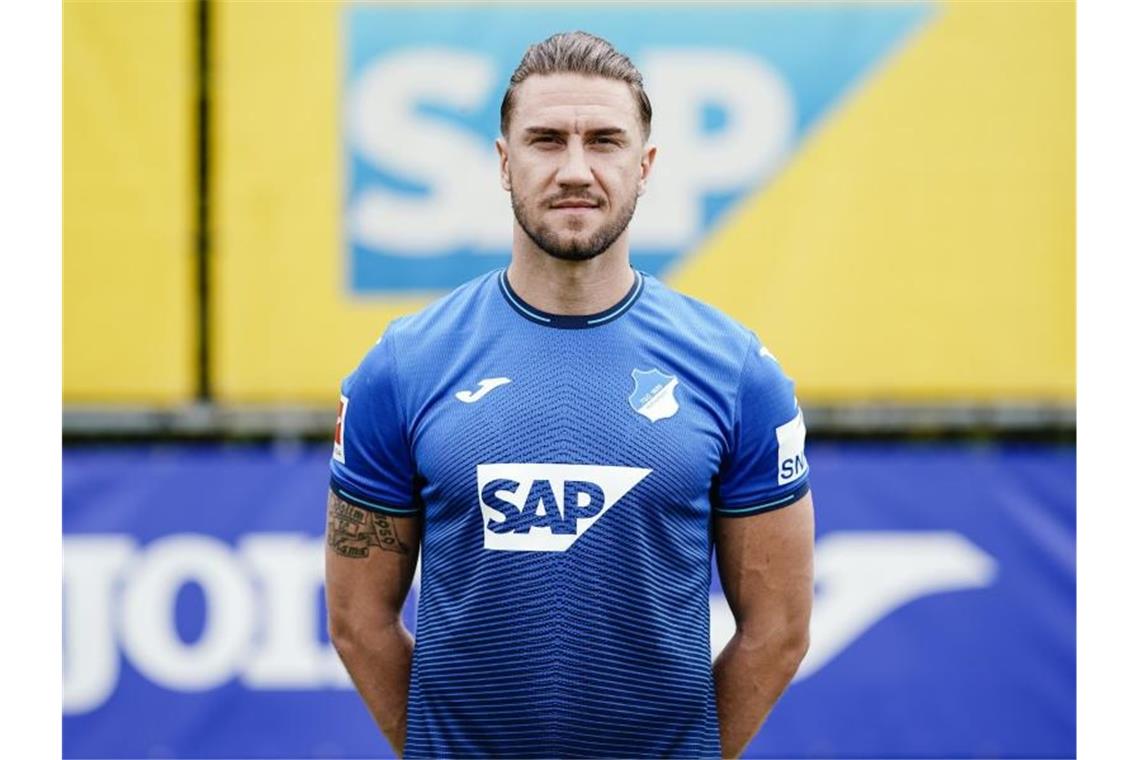 Hoffenheims Ermin Bicakcic beim Mannschaftsfototermin der TSG 1899 Hoffenheim. Foto: Uwe Anspach/dpa/Archiv