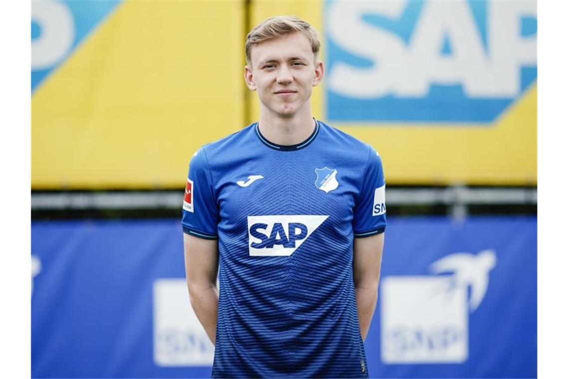 Hoffenheim's Maximilian Beier posiert für ein Foto. Foto: Uwe Anspach/dpa/Archivbild