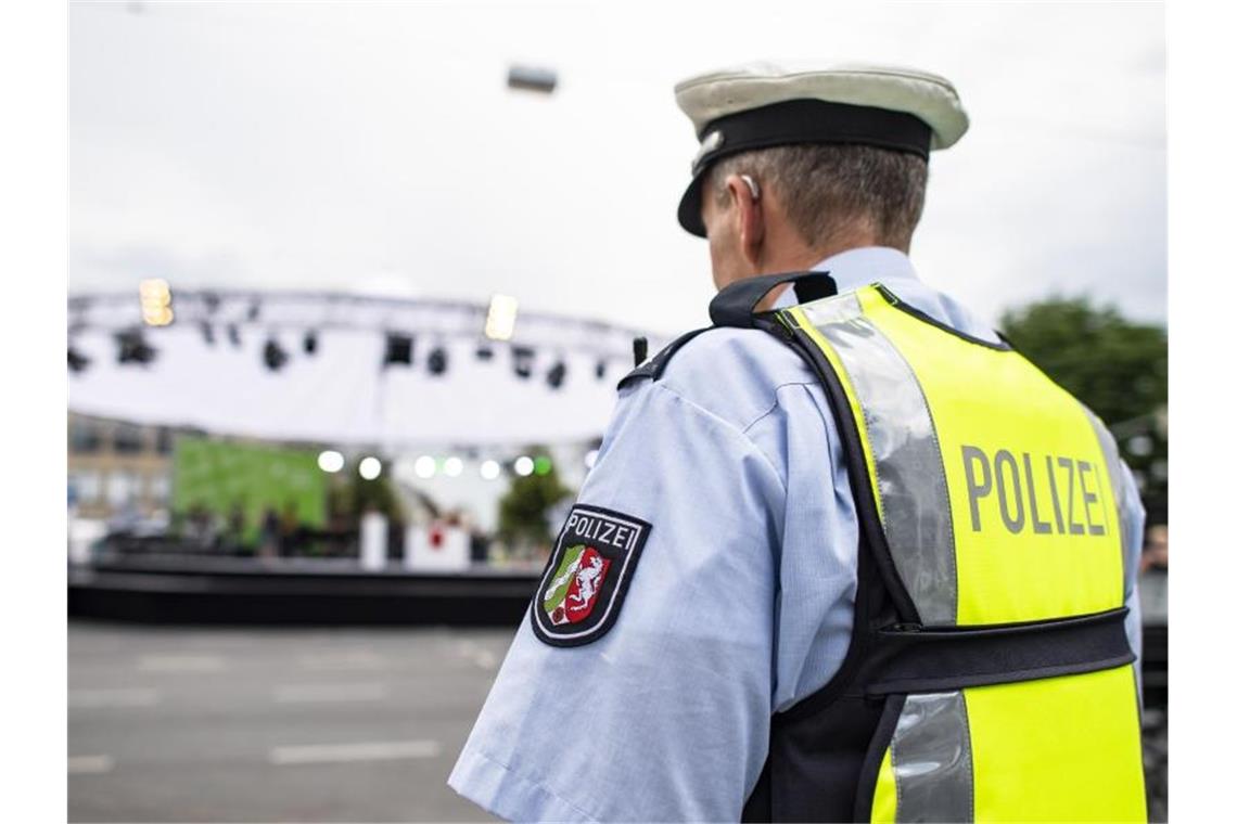 Steinmeier wirbt für mehr Einmischung Hohe Sicherheitsvorkehrungen auch in diesem Jahr - zahlreiche Politiker und Prominente haben sich beim 37. Evangelischen Kirchentag angesagt. Foto: Guido Kirchner