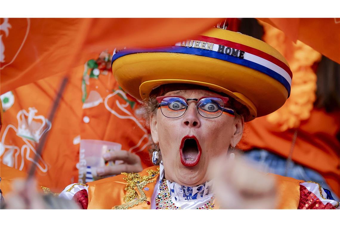 Hollands Fans geben alles – wie ihre Mannschaft.