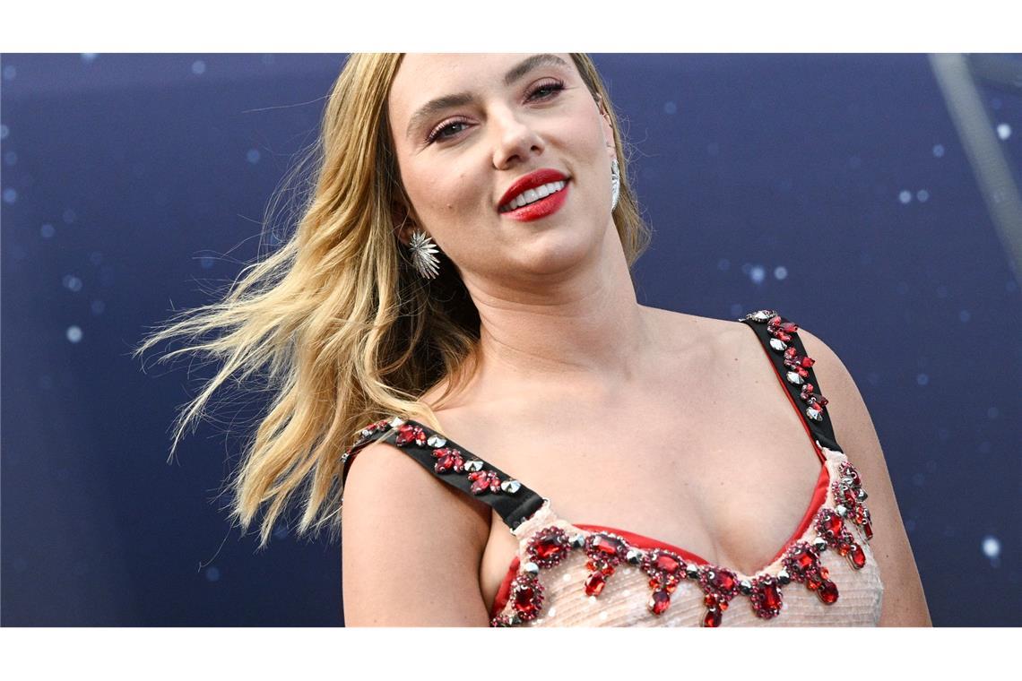 Hollywood in Berlin: Hauptdarstellerin und Produzentin Scarlett Johansson kommt zur Deutschlandpremiere des Films "To the moon".