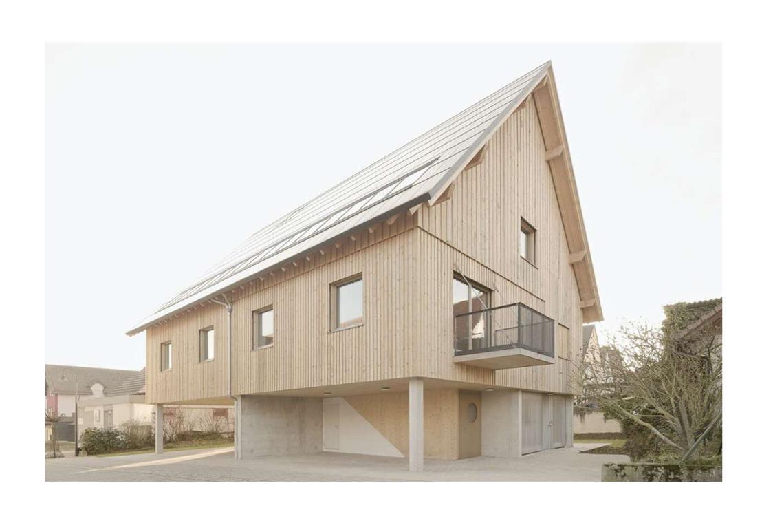 Holz und Stroh, aber auch Lehm kam zum Einsatz bei dem von dem Stuttgarter Architekturbüro Atelier Kaiser Shen geplanten und schon vielfach ausgezeichneten Wohnhaus nahe Heilbronn.