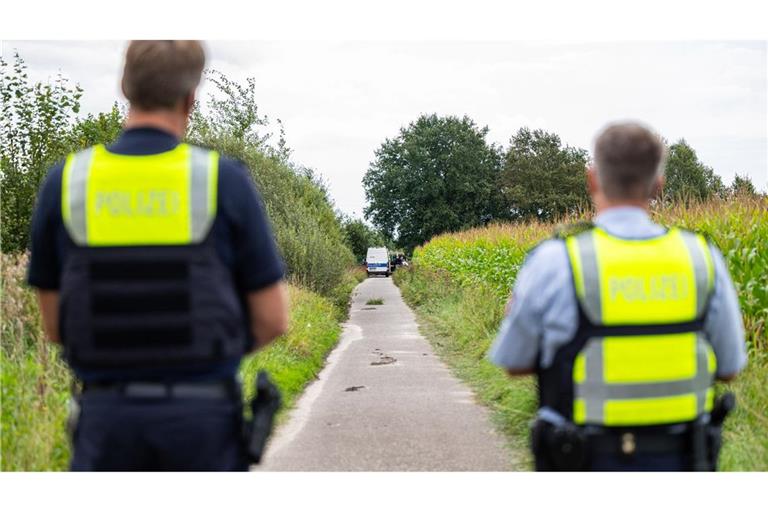 Im Fall der beiden in Gronau gefundenen Leichen hat die Polizei die Identität eines der beiden Toten klären können.