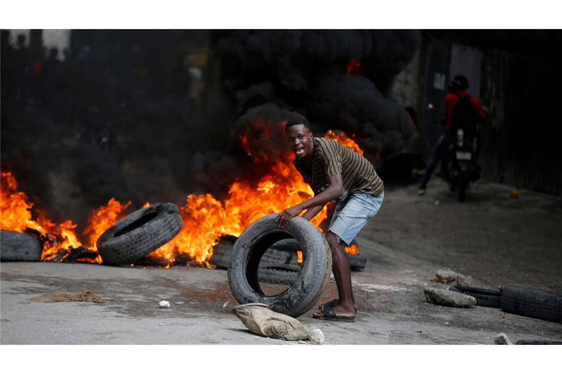 Im Karibikstaat Haiti fordern Demonstranten den Rücktritt von Premierminister Ariel Henry.