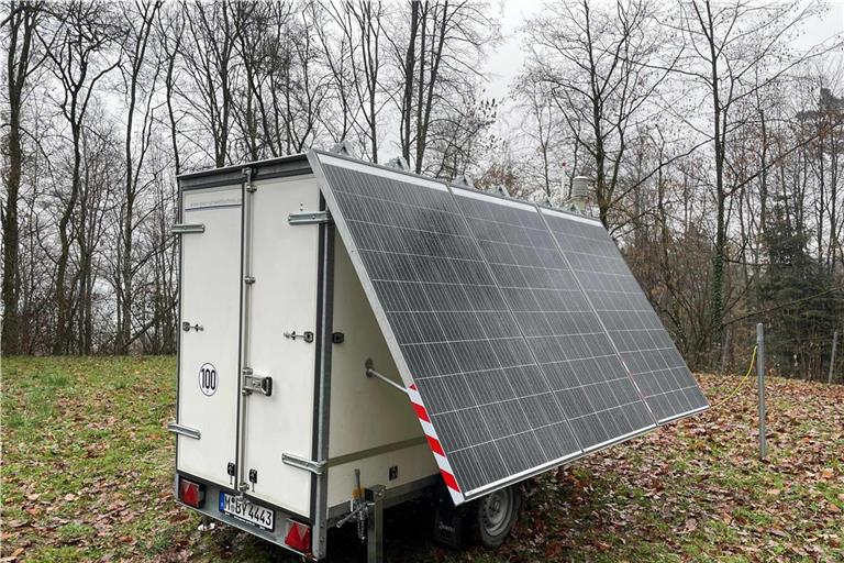 Im Waldgebiet Hörnle – hier sollen auf den Gemarkungen Backnang und Winnenden Windkraftanlagen entstehen – wird aktuell die Windstärke gemessen. Foto: Uhl Windkraft